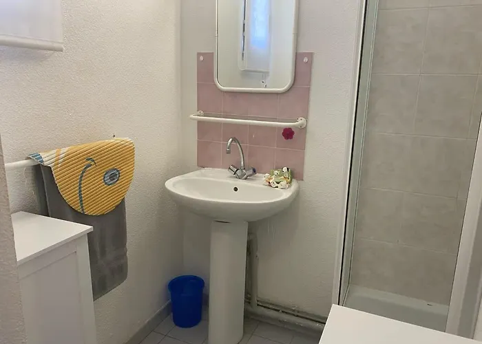 Pour 4 Personnes A 50m De La *